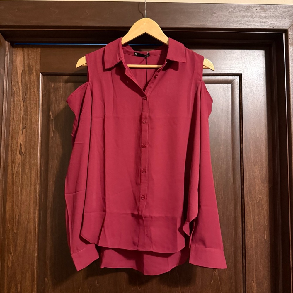 NWT Krisa, size Medium‎ Cold Shoulder Burgundy Blouse